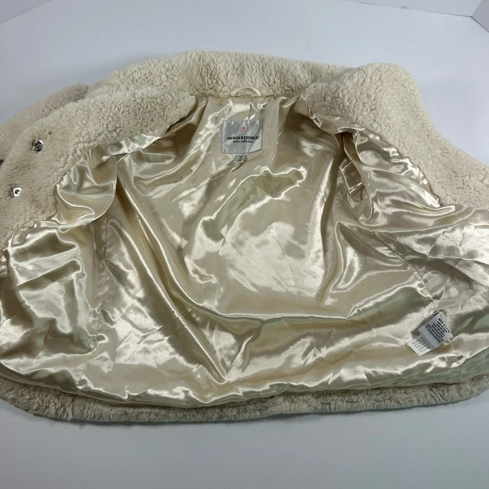 URBAN REPUBLIC Jacket Girls Size 7/8 Off White‎ Faux Fur Fuzzy Cozy Warm